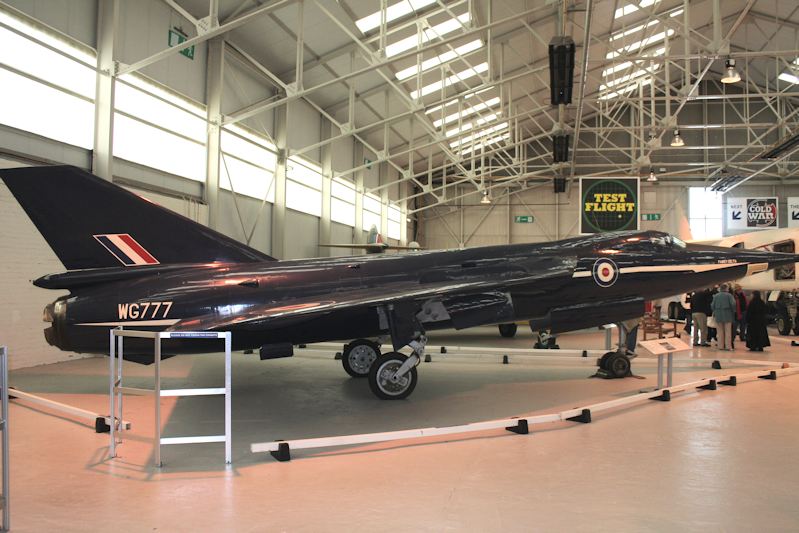 http://www.flankers-site.co.uk/misc_pics/fairey fd2_01.jpg